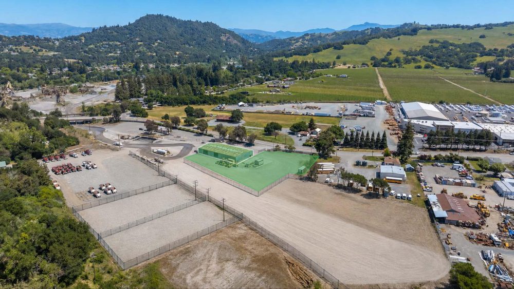 Aerial view of Yard 3 at 13611 Healdsburg Avenue