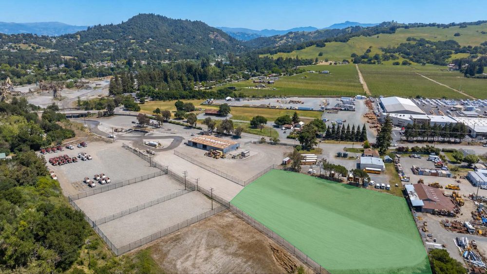 Aerial view of Yard 4 at 13611 Healdsburg Avenue